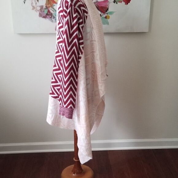 𝅺Red, Pink and White Cardigan Sweater - Picture 3 of 9